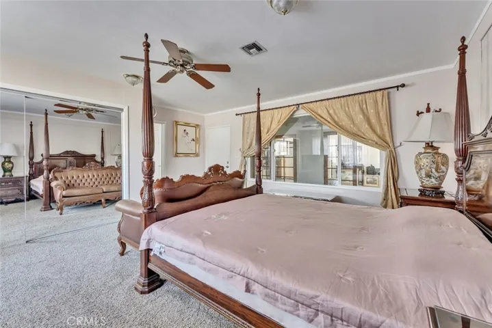 1st Bedroom - view 2