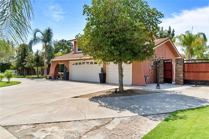 82 N Peach Avenue, Clovis, California 93612