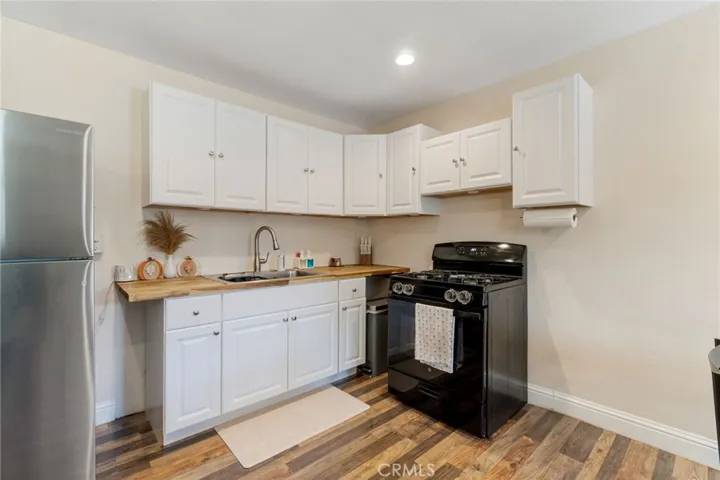 82 N Peach Avenue, Clovis, California 93612
