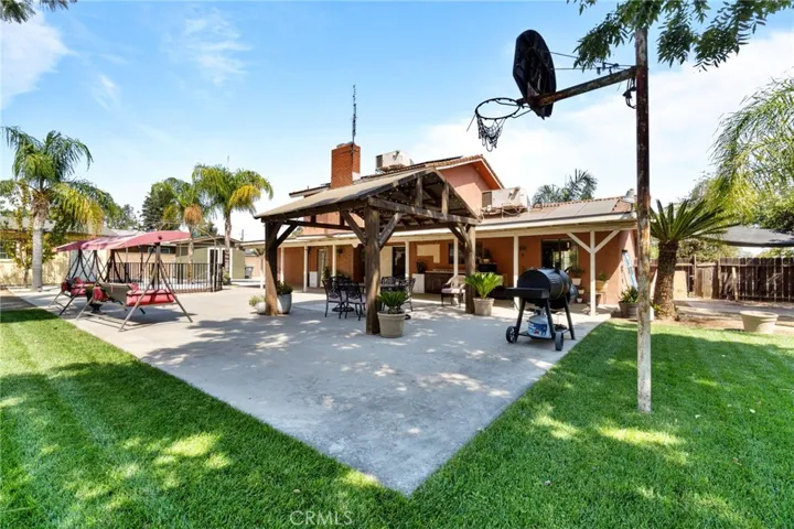 82 N Peach Avenue, Clovis, California 93612