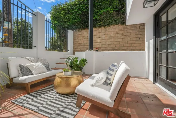 506 Boccaccio Avenue, Venice, California 90291