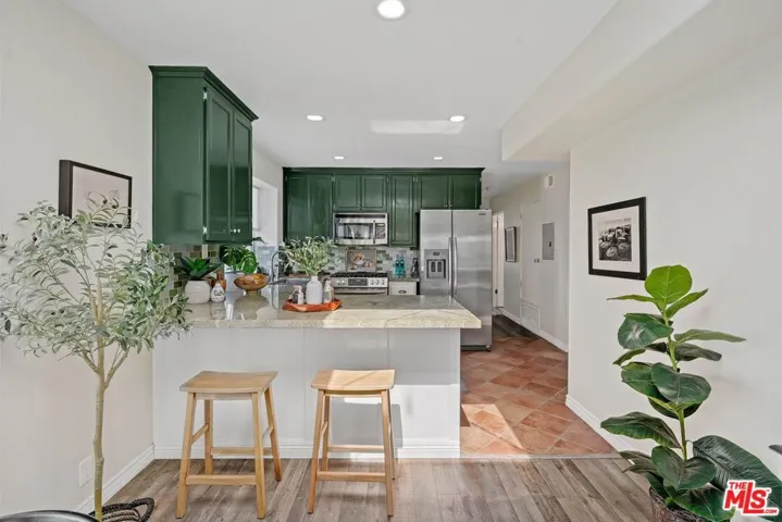 506 Boccaccio Avenue, Venice, California 90291