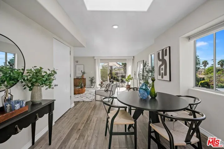 506 Boccaccio Avenue, Venice, California 90291