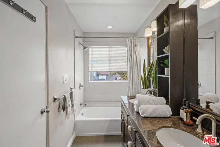 506 Boccaccio Avenue, Venice, California 90291