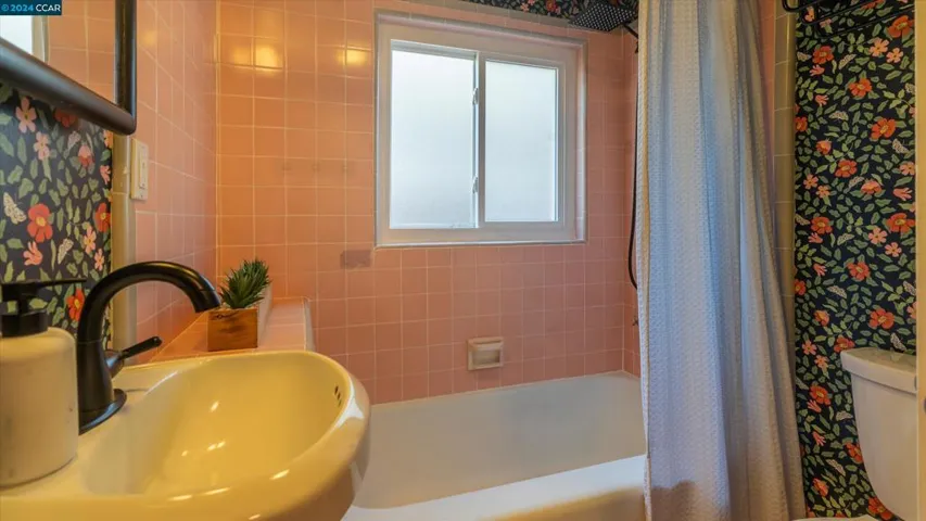 3815 Magee Ave, Oakland, California 94619