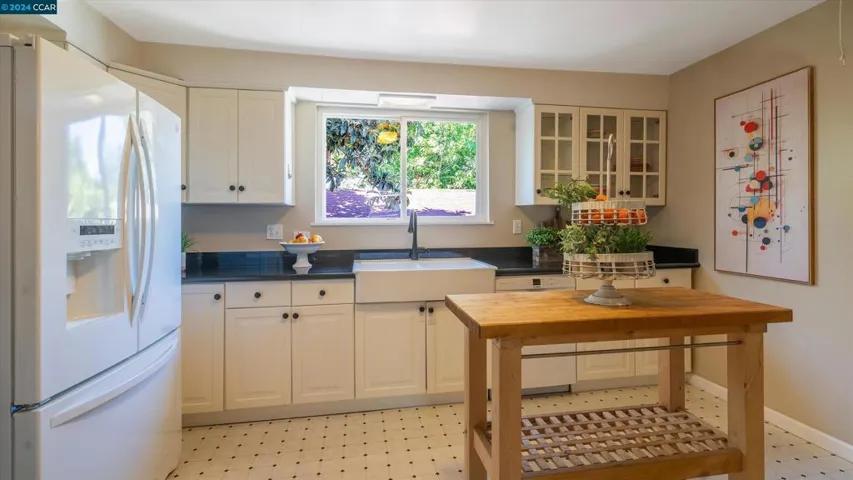 3815 Magee Ave, Oakland, California 94619