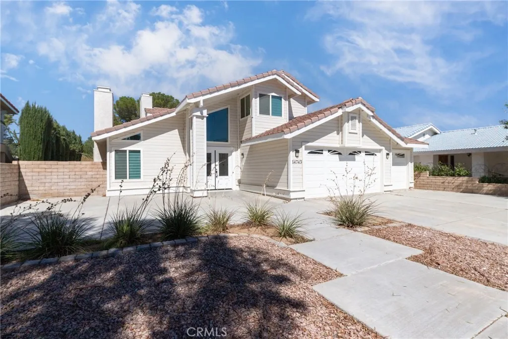 14743 Blue Grass Drive, Helendale, California 92342 home-pic-2