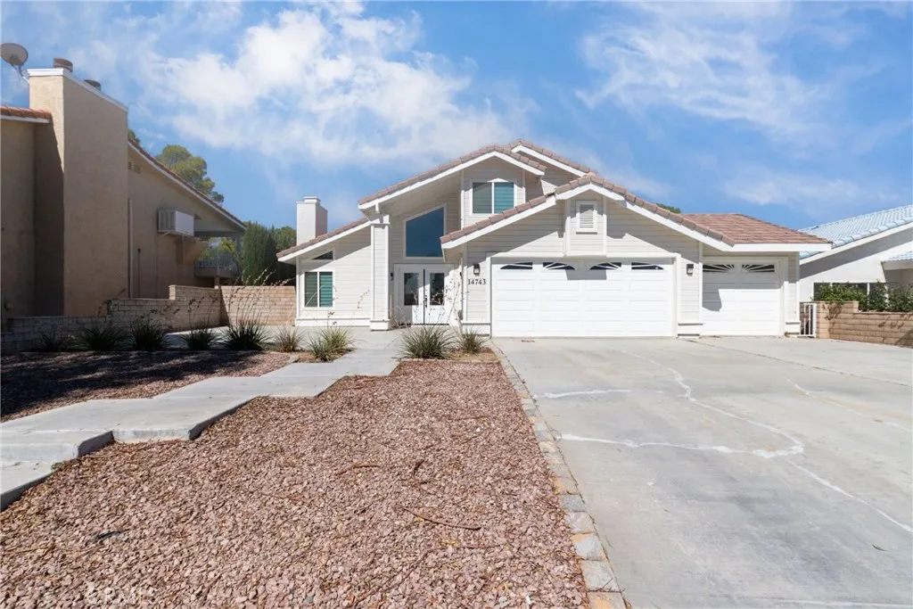 14743 Blue Grass Drive, Helendale, California 92342 home-pic-0
