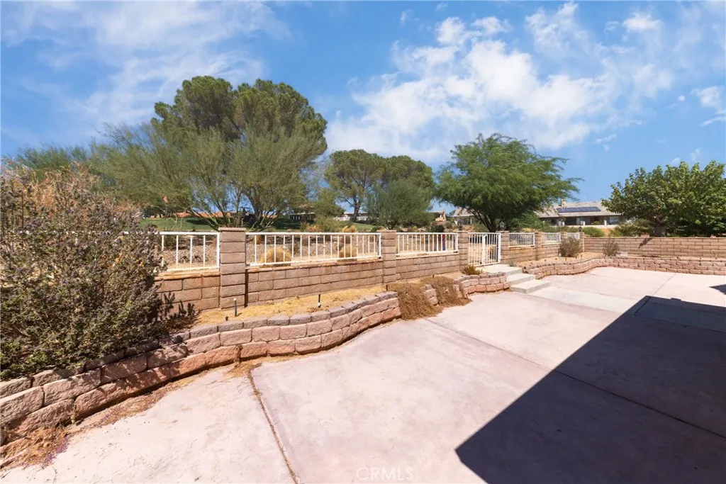 14743 Blue Grass Drive, Helendale, California 92342 home-pic-30
