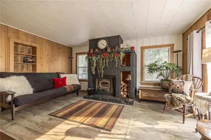 767 Pine Knot Boulevard, Big Bear Lake, California 92315