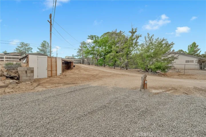 18645 Symeron Road, Apple Valley, California 92307