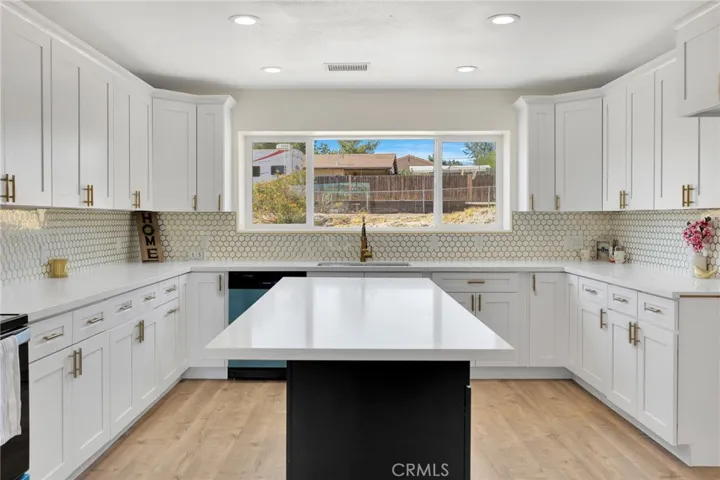 18645 Symeron Road, Apple Valley, California 92307