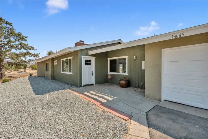 18645 Symeron Road, Apple Valley, California 92307