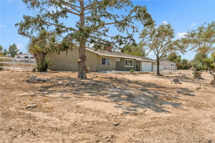 18645 Symeron Road, Apple Valley, California 92307