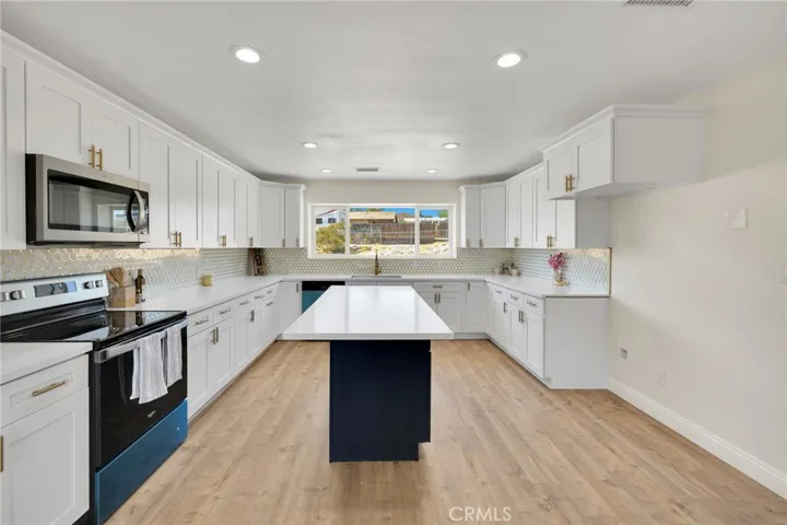 18645 Symeron Road, Apple Valley, California 92307