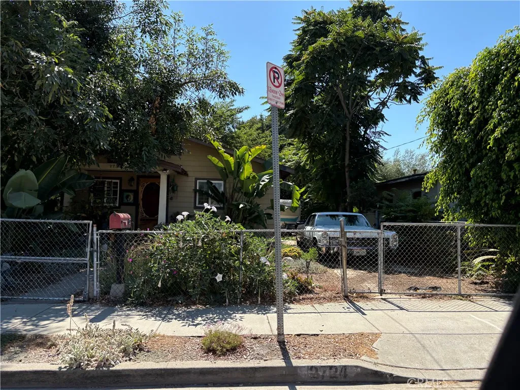 2724 Queen Street, Los Angeles, California 90039 home-pic-1