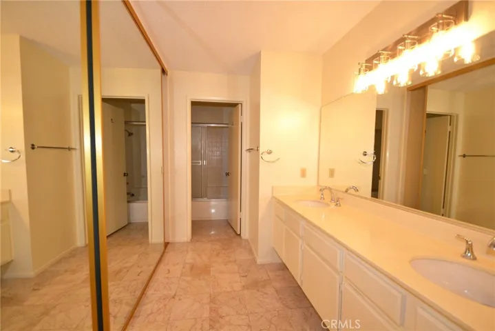 2559 Plaza Del Amo 305, Torrance, California 90503