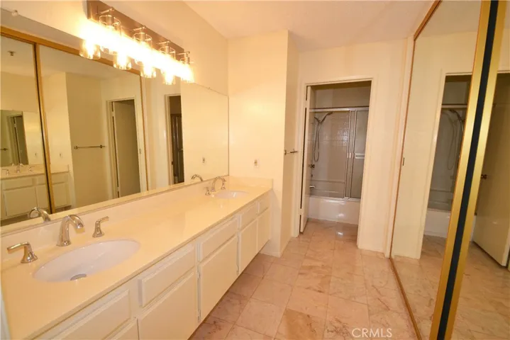 2559 Plaza Del Amo 305, Torrance, California 90503