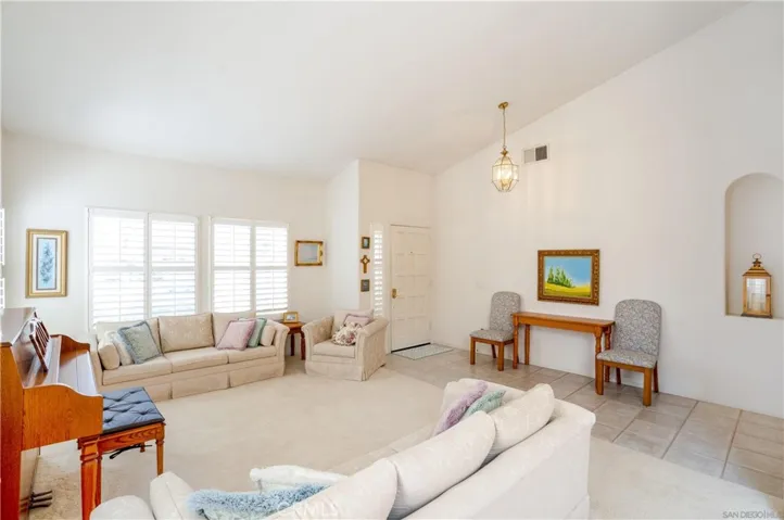 3761 Southridge Way, Oceanside, California 92056