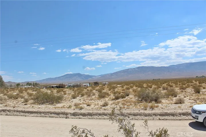 38775 E End Road, Lucerne Valley, California 92356
