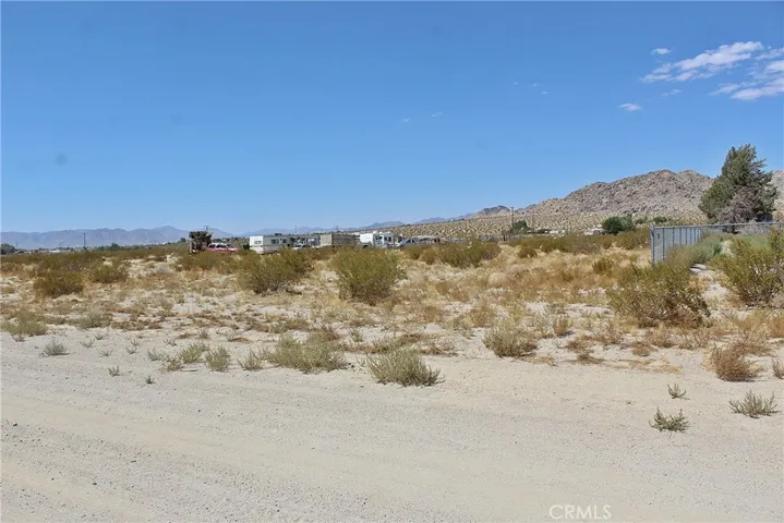 38775 E End Road, Lucerne Valley, California 92356