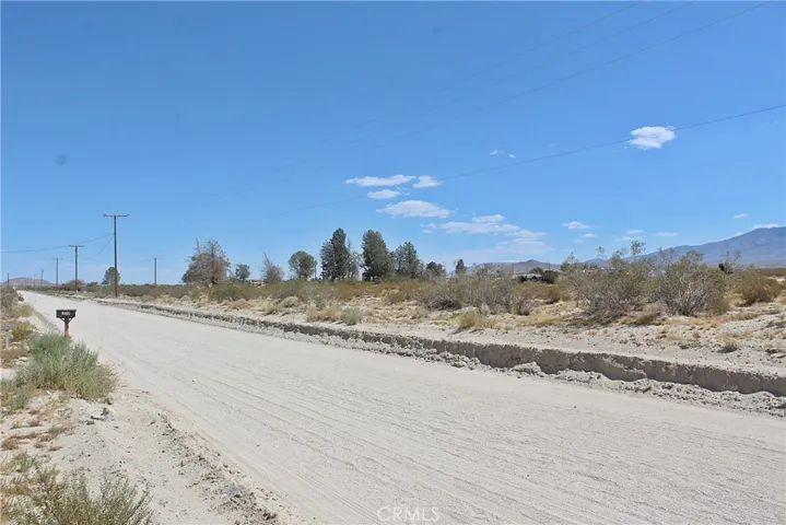 38775 E End Road, Lucerne Valley, California 92356