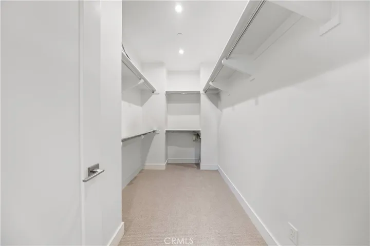 walking closet