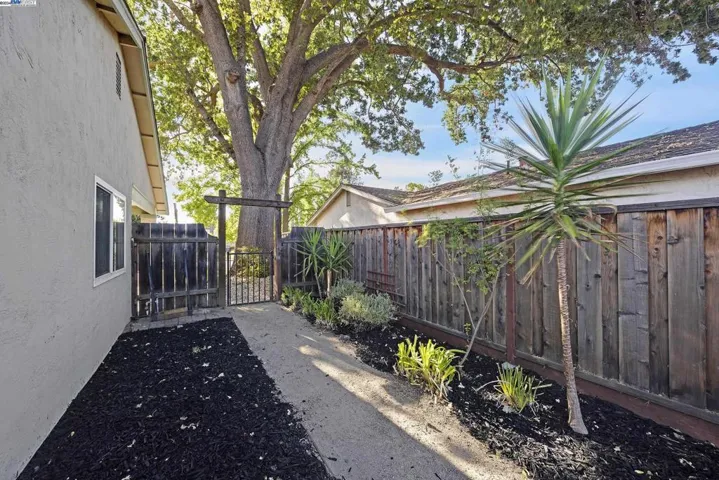 704 Debra St., Livermore, California 94550
