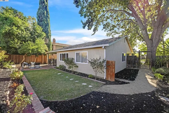 704 Debra St., Livermore, California 94550