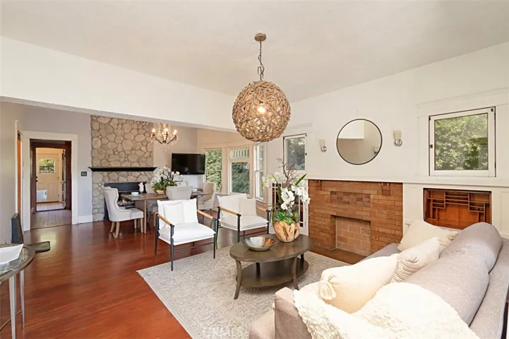 515 E Foothill Boulevard E, Monrovia, California 91006
