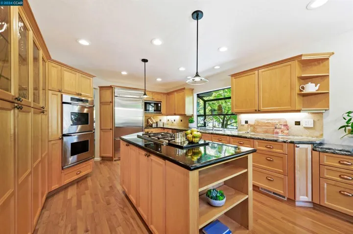1850 Royal Court, Walnut Creek, California 94595