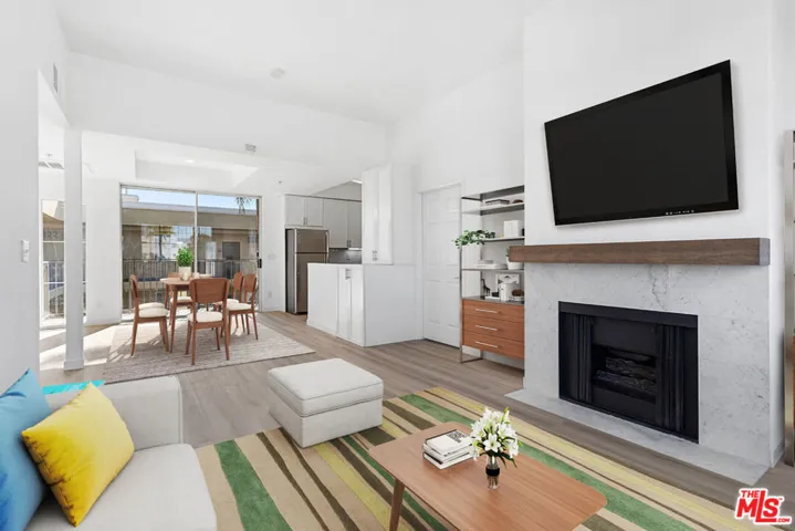 2033 Beloit Avenue 302, Los Angeles, California 90025