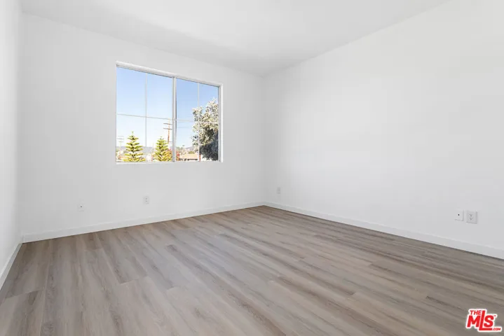 2033 Beloit Avenue 302, Los Angeles, California 90025