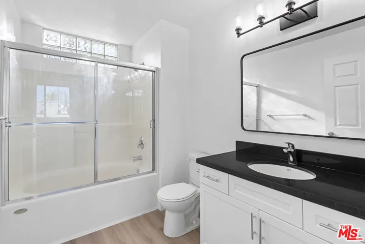2033 Beloit Avenue 302, Los Angeles, California 90025