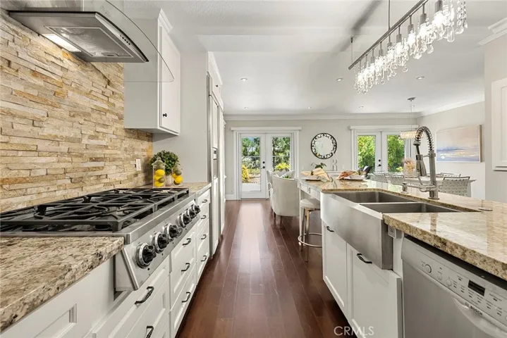 Grand Kitchen Space.