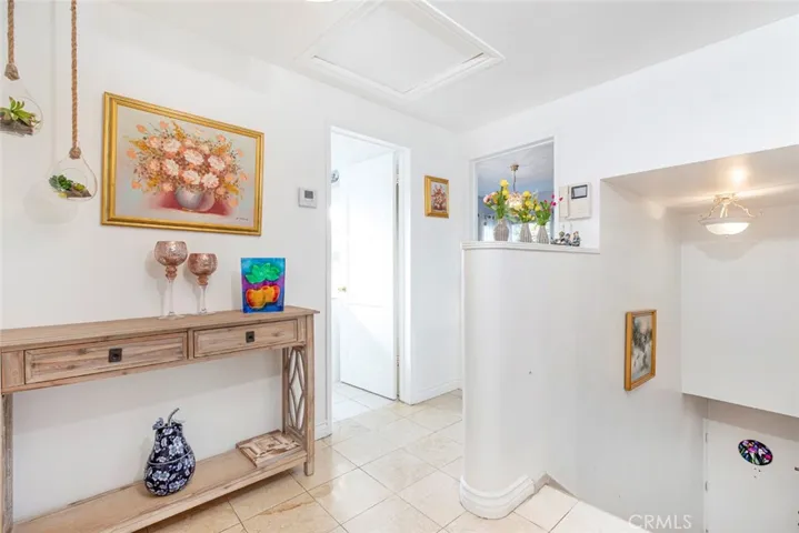 Entry area of unit # 812