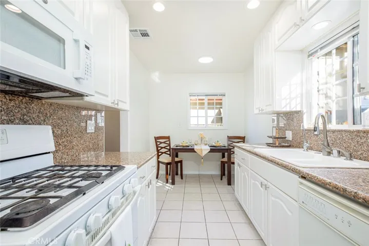 Kitchen of #814