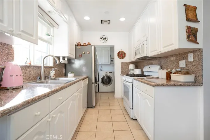 Kitchen unit # 812