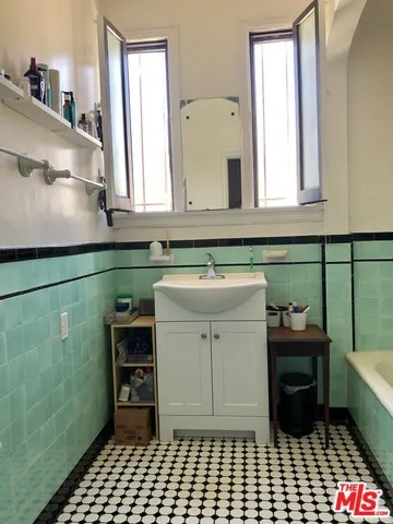 429 N Ogden Drive 2, Los Angeles, California 90036