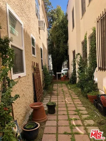 429 N Ogden Drive 2, Los Angeles, California 90036