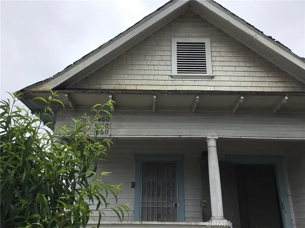 860 W 54th Street, Los Angeles, California 90037 home-pic-2