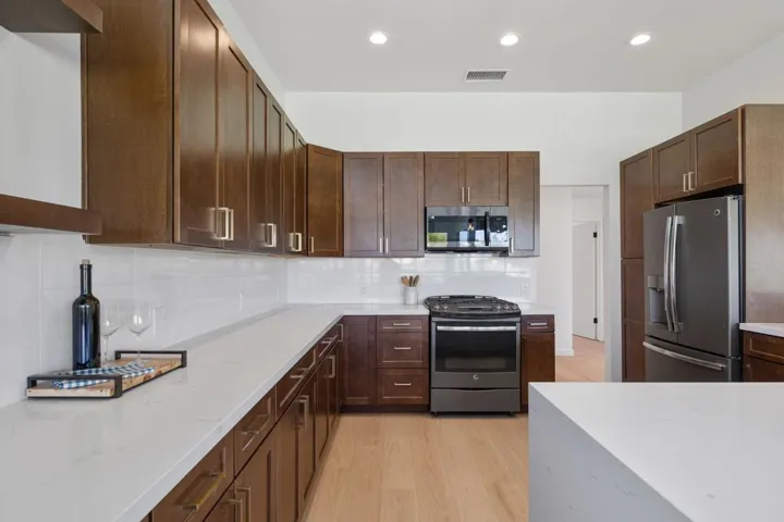 49-web-or-mls-8M4A4334