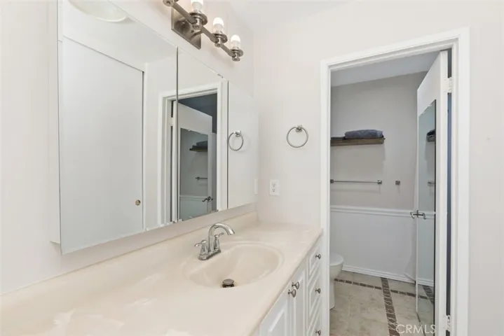 734 Nottingham Drive, Redlands, California 92373