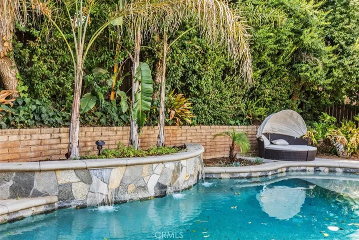734 Nottingham Drive, Redlands, California 92373