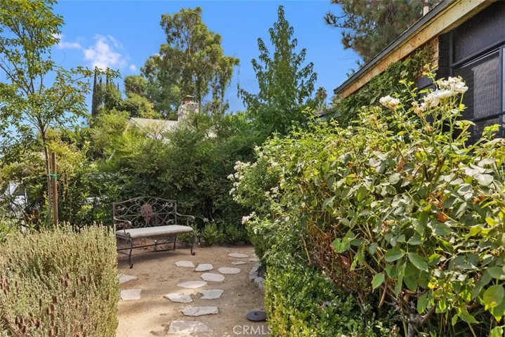 734 Nottingham Drive, Redlands, California 92373