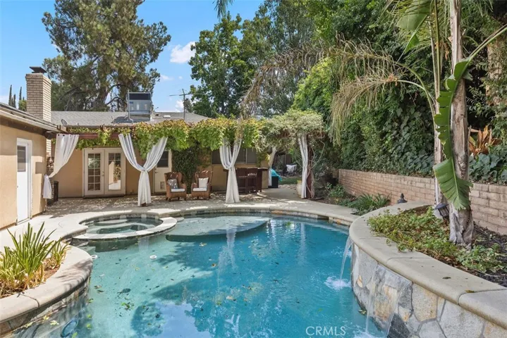 734 Nottingham Drive, Redlands, California 92373