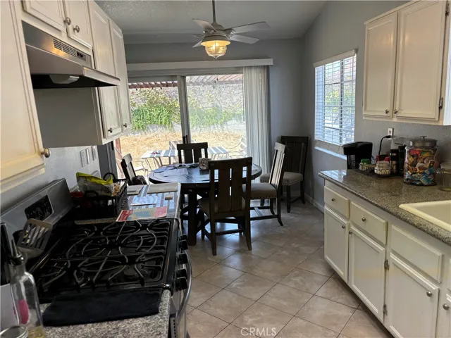 7370 Boxwood Avenue, Fontana, California 92336