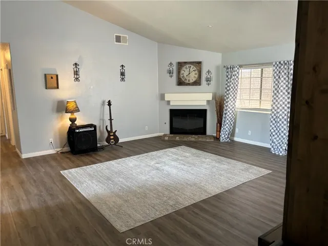 7370 Boxwood Avenue, Fontana, California 92336
