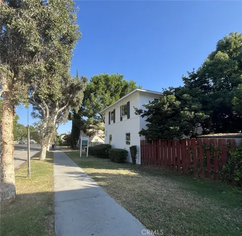 1808 W Glenoaks Boulevard, Glendale, California 91201