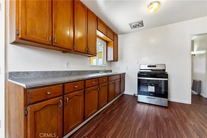 3210 Caspian Avenue, Long Beach, California 90810